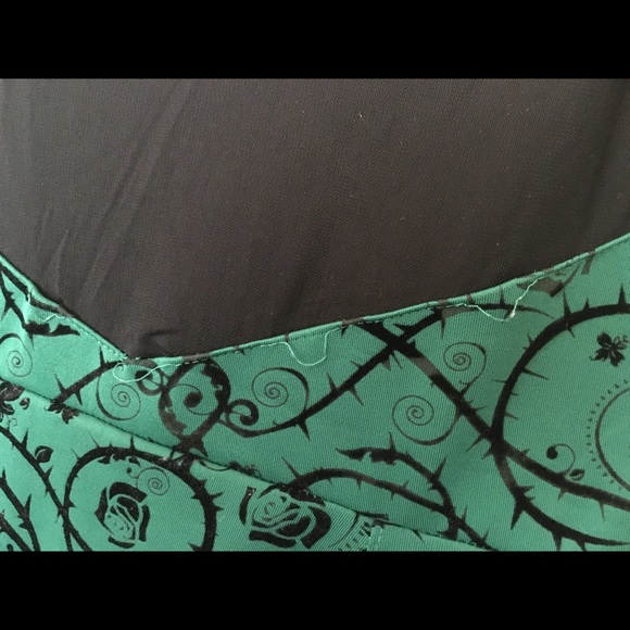 Hot Topic Poison Ivy DC Bombshells Dress Valentine New Year Dress Green - Picture 8 of 14